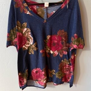 Sew In Love Navy Floral V-Neck Top Size XL